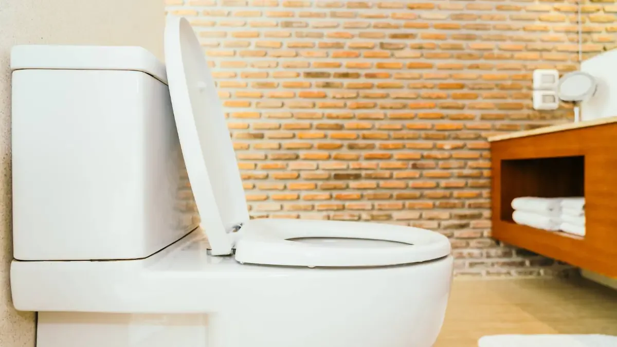 smart toilets have ceased to be a rarity and are positioning themselves as one of the strongest global trends heading into 2026. Image: Freepik.