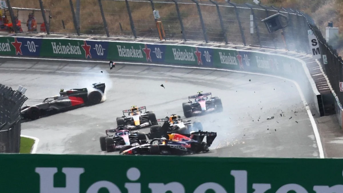 Großer Preis der Niederlande: Max Verstappen nach schwerem Unfall ausgeschieden