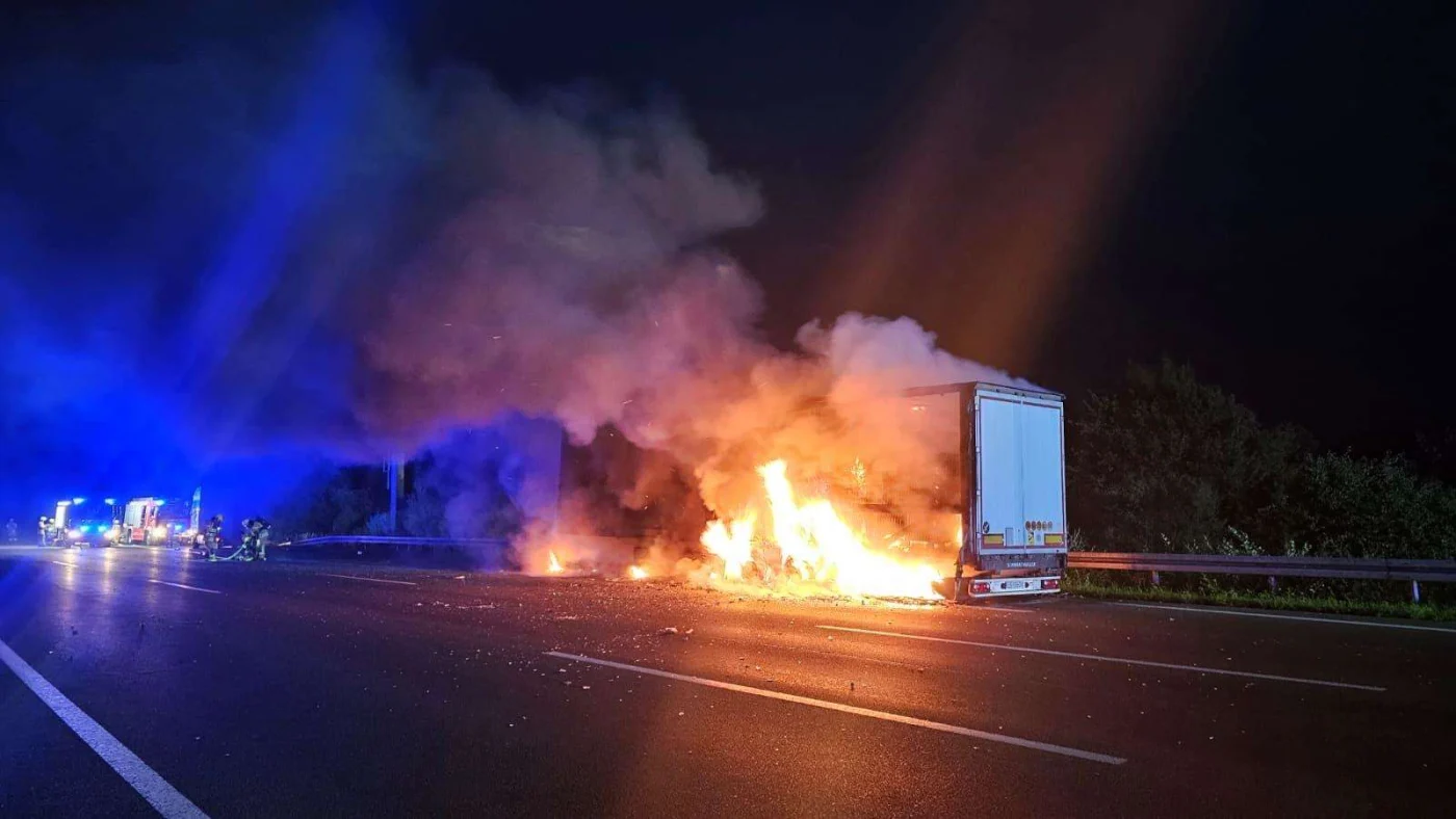 Lkw in Flammen