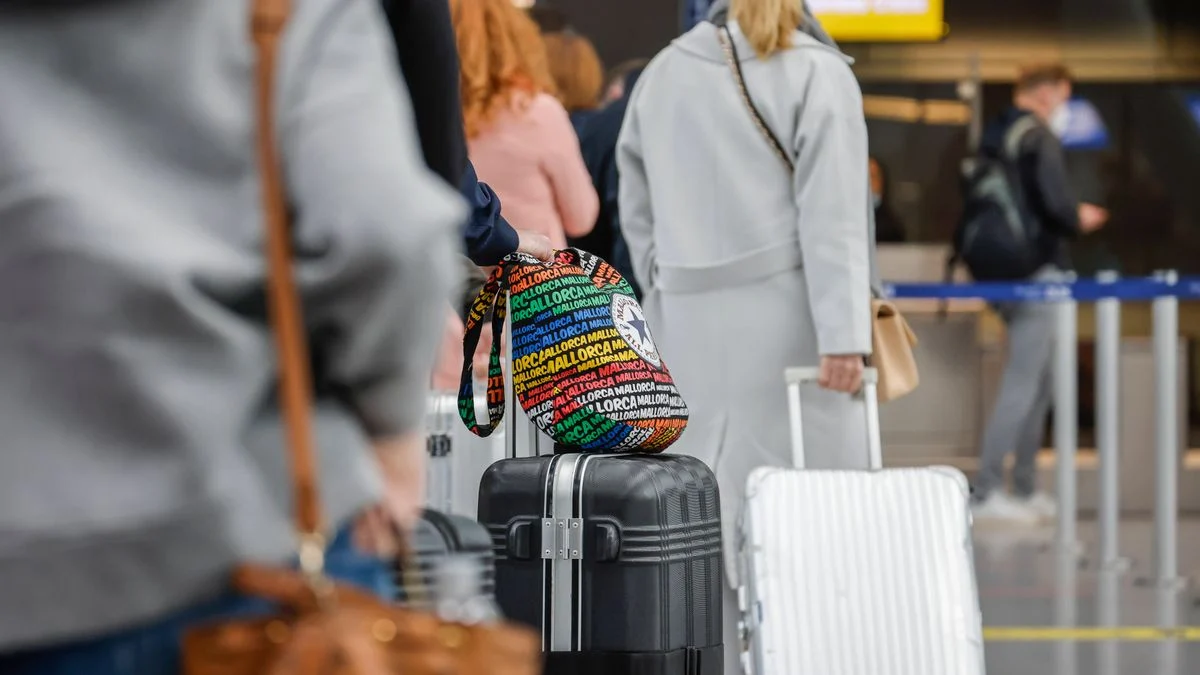 Skorpion-Stich nach Urlaubsrückkehr: Reisende am Flughafen Düsseldorf attackiert